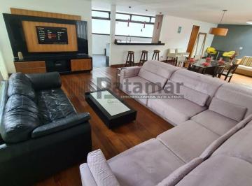 Casa · 400m² · 3 Quartos · 2 Vagas · Casa à venda com 400 metros quadrados, três quartos e duas vagas