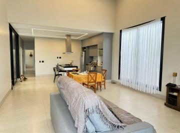 8943ae05a577ca304eee1de8bb45bee03a7c0f4d · CASA SOLTA NO LOTE 432M² CONDOMINIO ARNIQUEIRAS 3 SUÍTES CHURRASQUEIRA QUINTAL