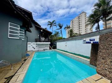 Casa · 360m² · 3 Quartos · 4 Vagas · Sobrado de 3 Dorms c/ 1 Suíte, 360 m² de área útil, 4 Vagas. Bairro: Balneário Flórida.