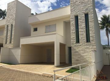 Casa · 245m² · 3 Quartos · 2 Vagas · Sobrado com 3 suítes plenas próximo ao Jardins Mônaco