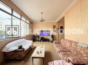 Apartamento · 157m² · 3 Quartos · 1 Vaga · Apartamento de 3 quartos a venda em Copacabana, 157m2, 2 quadras da praia e 1 va