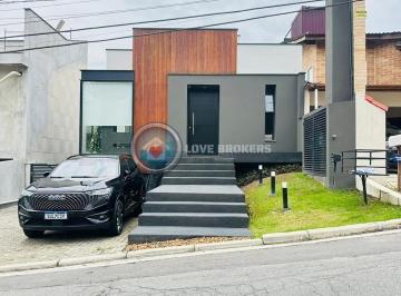 Casa · 220m² · 3 Quartos · 2 Vagas · Condomínio Aruã - Casa a Venda no Condomínio Aruã
