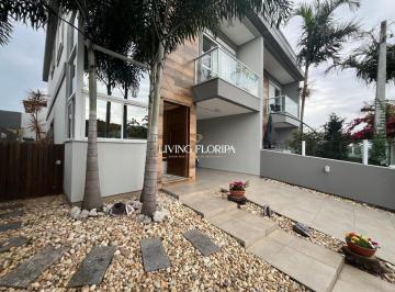 Casa · 183m² · 4 Quartos · Casa com 4 dormitórios, em loteamento planejado, no bairro Campeche!