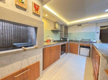 Casa · 4 Quartos · 2 Vagas · Casa Alto Padrão - Balneário Camboriú