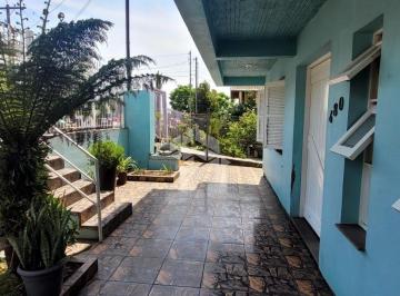 Casa · 215m² · 4 Quartos · 1 Vaga · Uma casa 4 quartos, dois andares.