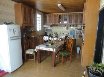Casa · 250m² · 4 Quartos · 2 Vagas · Casa para Venda - 250m², 4 dormitórios, sendo 1 suites, 2 vagas - Petrópolis