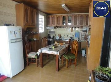 Casa · 250m² · 4 Quartos · 2 Vagas · Casa para Venda - 250m², 4 dormitórios, sendo 1 suites, 2 vagas - Petrópolis