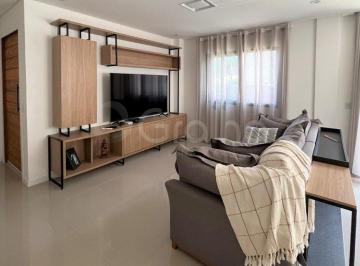 1 · Casa de 146m² com 3 suítes no Saco Grande