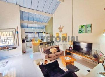 Casa de 2 quartos, Caraguatatuba · Sobrado à venda com 2 suítes no Cidade Jardim em Caraguatatuba SP