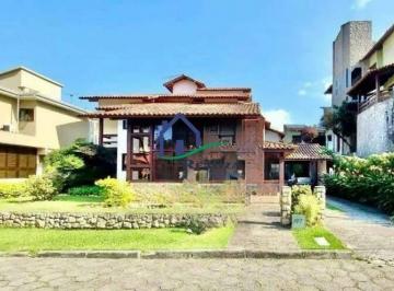 Casa · 500m² · 4 Quartos · 6 Vagas · Casa no melhor Condomínio de Niterói com 4 Quartos sendo 2 suítes, 6 vagas de garagem, 500 m² de áre