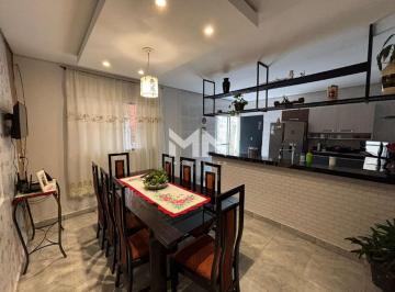 Casa · 132m² · 2 Quartos · 2 Vagas · Casa à venda em Salto (Jardim Nair Maria) – 2 dormitórios, 1 suíte, 2 vagas, ocupado