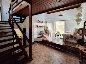 Casa · 275m² · 4 Quartos · 2 Vagas · Casa à Venda - Badu, 4 Quartos, 275 m² - Niterói