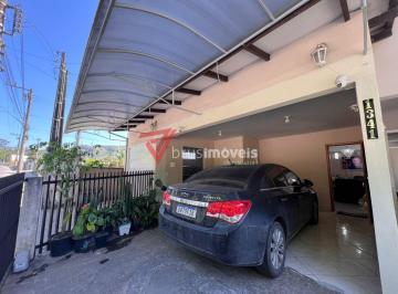 Casa · 360m² · 8 Quartos · 3 Vagas · Casa em Guarani, Brusque/SC