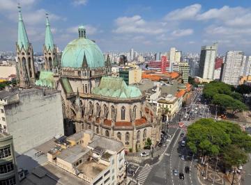 fe4db86e-b0f1-4559-85e9-a76b6f6ba0ac · Versátil conjunto comercial para venda em Centro, 106m²