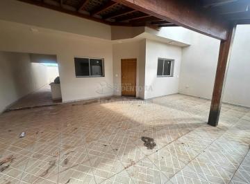 Casa · 200m² · 3 Quartos · 2 Vagas · Casa Padrão em Cedral com 03 dormitórios e 02 vagas de garagem.