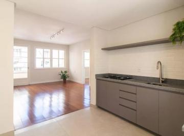 Apartamento de 3 quartos, Porto Alegre · Apartamento com sacada, 3 dormitórios com suíte todo reformado, sacada e elevador