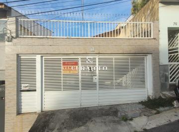 Casa · 142m² · 3 Quartos · 2 Vagas · Casa térrea à venda com 142 m², 3 quartos, quintal e 2 vagas na Vila Prudente, São Paulo.