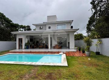 Casa · 250m² · 4 Quartos · Condomínio com 4 quartos à venda em Caravelas - RJ