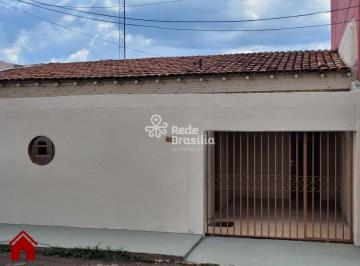 Casa · 110m² · 3 Quartos · 1 Vaga · QNP 32 |  Casa 3 Quartos , 2 Banheiros , Sala Ampla com 1 Vaga de Garagem e Edícula nos fundos - Cei