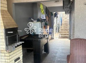 Casa · 190m² · 3 Quartos · 2 Vagas · QR 504 | Casa de 3 quartos com Sala ampla e 2 Vagas de Garagem - Samambaia Sul.
