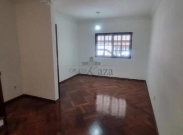 Casa · 125m² · 3 Quartos · 2 Vagas · Oportunidade - Casa - Bosque dos Eucaliptos - 3 Dormitórios - 125m².