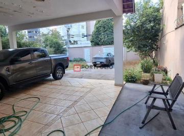 Casa de 5 quartos, Goiânia · Excelente casa no Setor Aeroporto aceita permuta