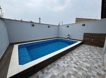 Casa de 2 quartos, Itanhaém · Casa na praia com piscina e 2 quartos em Itanhaém.