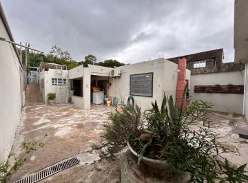 Casa de 2 quartos, Peruíbe · Casa com 2 quartos e churrasqueira em Peruíbe.
