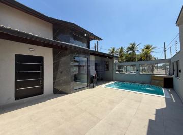 Foto 01 · Imperdível! Casa à venda em Itanhaém-SP, com 3 quartos, 1 suíte, 2 salas e 90,00 m² de área. Venha c