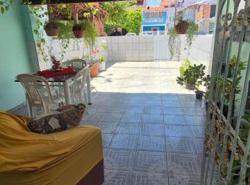 Casa de 2 quartos, Salvador · Casa no condomínio Petromar! Ótima localização!