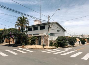 68c7c1fe-35f9-40ef-a82c-02c1321279a3 · Aconchegante casa para venda em Centro com 4 quartos, sendo 1 suíte, 275m²