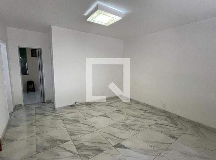 Foto do imóvel - Casa na Portuguesa com 3 quartos e varanda, ideal para comprar