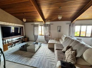 ccc35c04ad6cee3b69fe890df505c6ee7ad4fcc1 · Casa à venda no Residencial Jardim das Flores – Granja Viana | 190 m² | Piscina | R$ 1.390.000