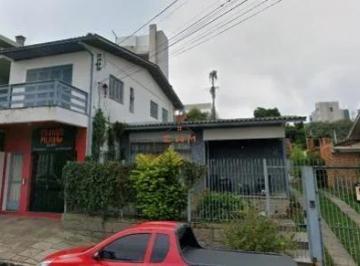 Casa · 100m² · Oportunidade no Centro de Farroupilha: terreno de 410m² com potencial comercial e residencial