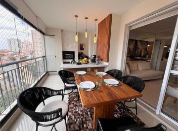 Apartamento de 3 quartos, São Paulo · Apartamento com 3 suítes e 140 m² à venda em Santa Teresinha