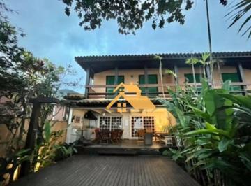a8a24073d1e46b5f7b9ffbd318385261f8b31ed5 · Casa Frente ao Mar em Condomínio na Praia de Camburi | 4 Suítes | Varanda Gourmet | 4 Vagas | Condom
