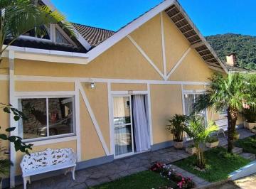 Foto 01 · Casa em Condomínio de Luxo na Granja Guarani - Teresópolis-RJ: 3 Quartos, Suíte, 118m², Próximo à Fe