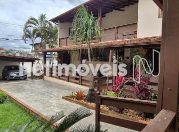 9017f203-f5bd-4458-9614-2fc2b2c697e0.webp · Casa Colonial com varanda com seis quartos com camera de segurança