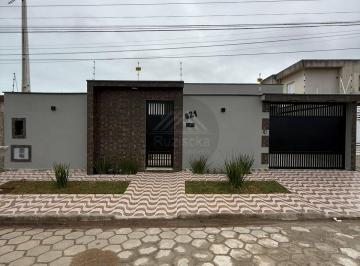 Casa · 300m² · 3 Quartos · 4 Vagas · Casa nova com excelente acabamento - 800m do mar - Itanhaém/SP.