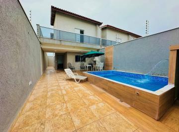 Casa · 150m² · 4 Quartos · 3 Vagas · Casa com 4 dormitórios e piscina á 50m do mar - Praia do Suarão em Itanhaém