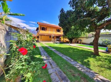 Casa de 4 quartos, Petrópolis · Casa para venda em Itaipava