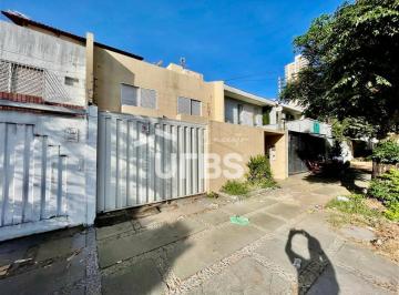 Casa · 319m² · 4 Quartos · 2 Vagas · Sobrado com 4 Suítes - Vizinho ao Parque Vaca Brava e Goiânia Shopping