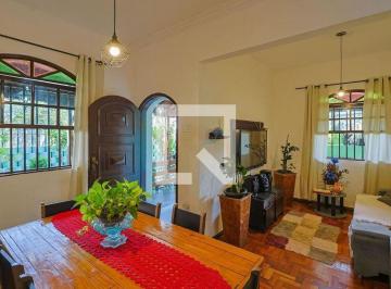 Casa · 300m² · 6 Quartos · 2 Vagas · Casa à Venda - Padre Eustáquio, 6 Quartos, 300 m2