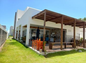 Casa · 242m² · 5 Quartos · 4 Vagas · Casa em condomínio fechado com toda estrutura e comodidade para você e sua família.