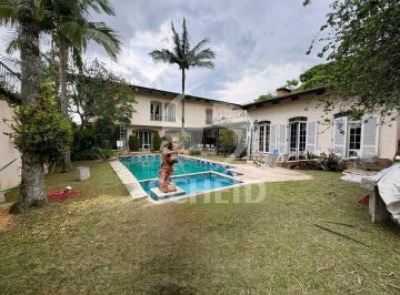 Casa · 896m² · 5 Quartos · 10 Vagas · Casa à venda no Jardim Cordeiro com 5 suítes, piscina, churrasqueira e 10 vagas de garagem.