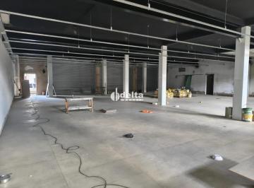 Comercial · 976m² · 10 Vagas · Loja comercial disponível para locação no bairro Nossa Senhora Aparecida em Uberlândia-MG
