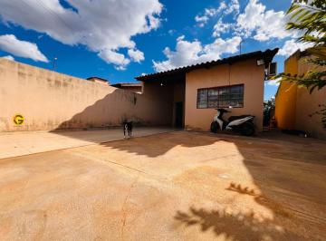 Casa · 75m² · 3 Quartos · 4 Vagas · CASA À VENDA COM 3 QUARTOS, SUÍTE, CHURRASQUEIRA, GARAGEM PARA 4 CARROS – ACEITA FINANCIAMENTO | APA