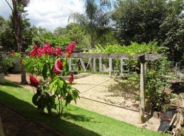 Casa · 180m² · 3 Quartos · 10 Vagas · Casa Espaçosa, Rua Tranquila Cercado Pela Natureza