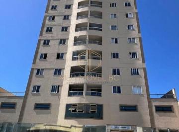 Apartamento · 60m² · 2 Quartos · 2 Vagas · Apartamento com 2 dormitórios sendo 1 suite, no residencial estoril no bairro São Judas Itajaí.
