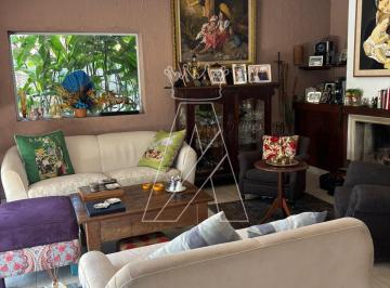 Casa · 320m² · 2 Quartos · 3 Vagas · Casa à venda Alphaville 03 - Localizada em Alameda tranquila e arborizada.